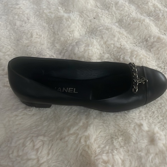 Chanel flats minimal wear cute timeless - Picture 3 of 8